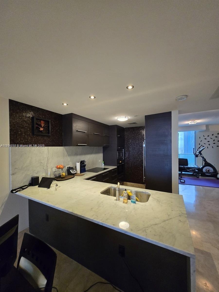 900 Biscayne Blvd #3902, Miami FL 33132