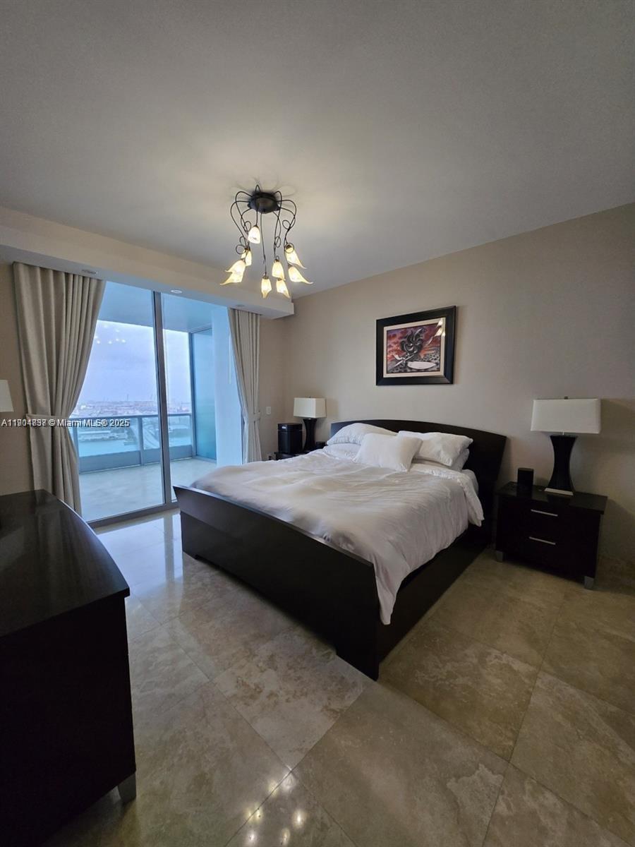 900 Biscayne Blvd #3902, Miami FL 33132