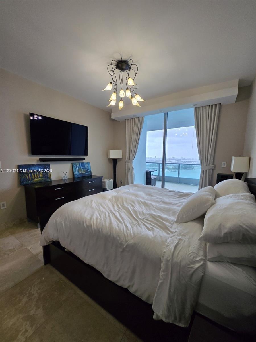 900 Biscayne Blvd #3902, Miami FL 33132