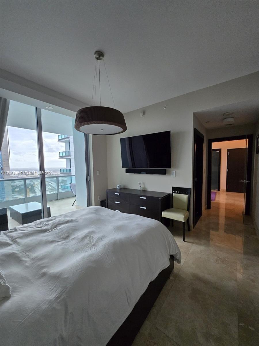 900 Biscayne Blvd #3902, Miami FL 33132