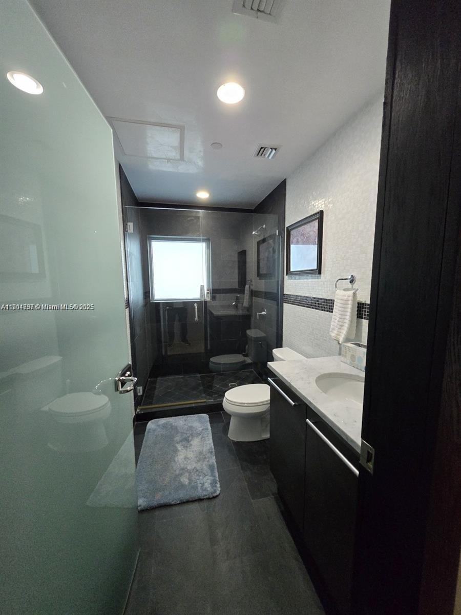 900 Biscayne Blvd #3902, Miami FL 33132