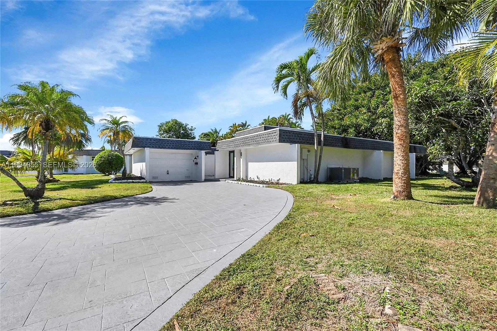 4603 King Palm Dr, Tamarac FL 33319