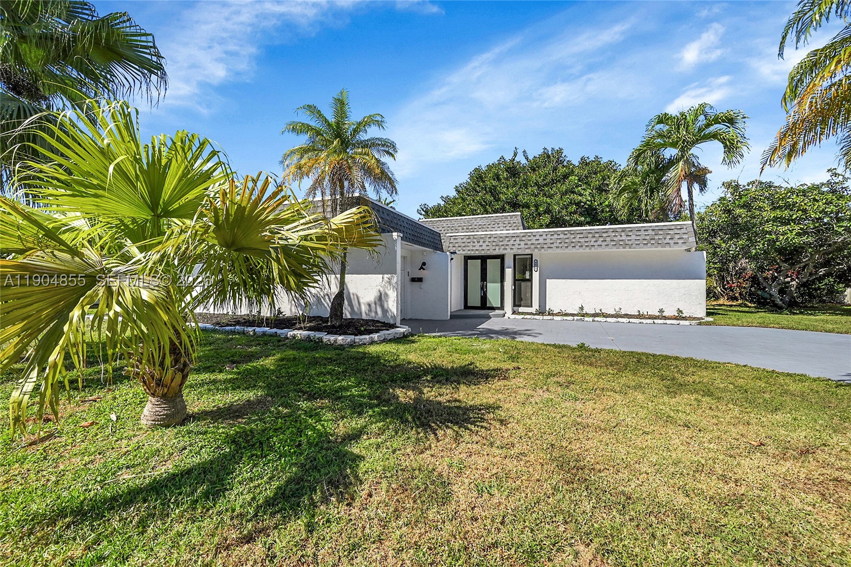 4603 King Palm Dr, Tamarac FL 33319