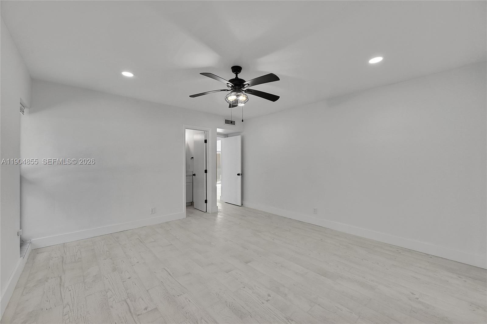 4603 King Palm Dr, Tamarac FL 33319