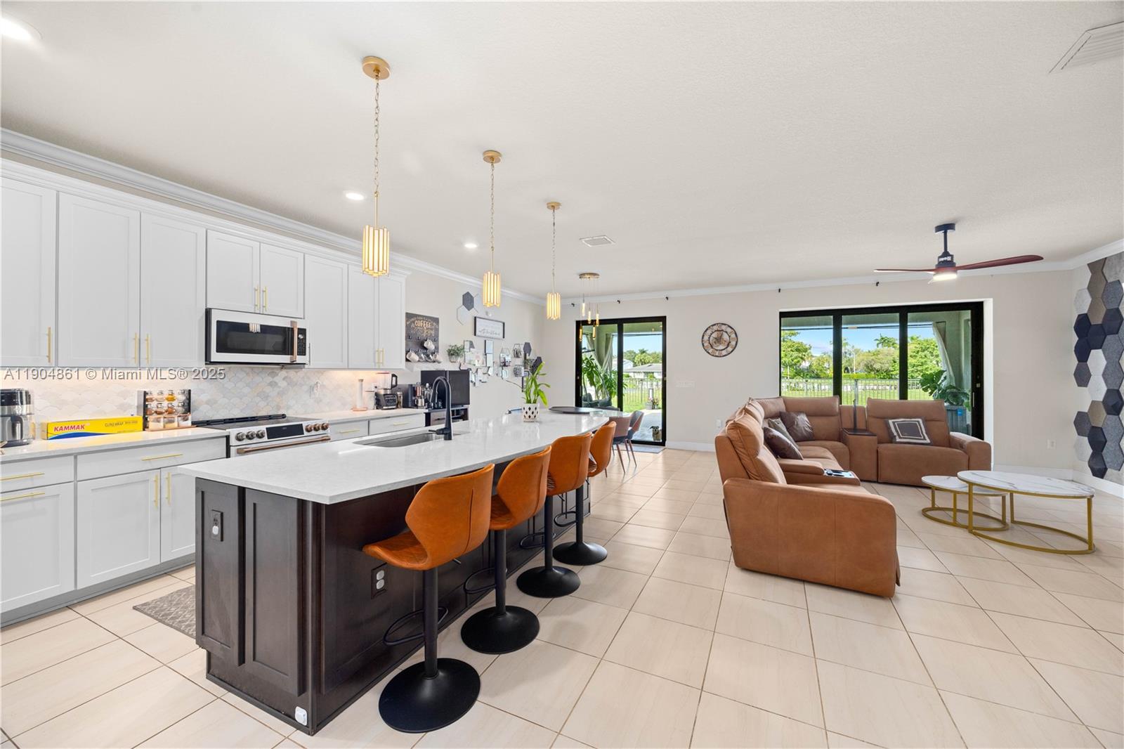 8152 NW 78th St, Tamarac FL 33321
