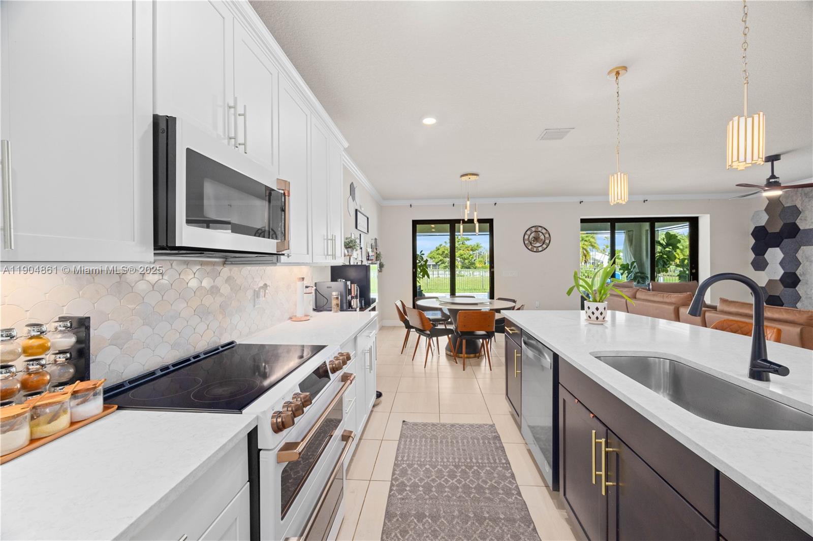 8152 NW 78th St, Tamarac FL 33321