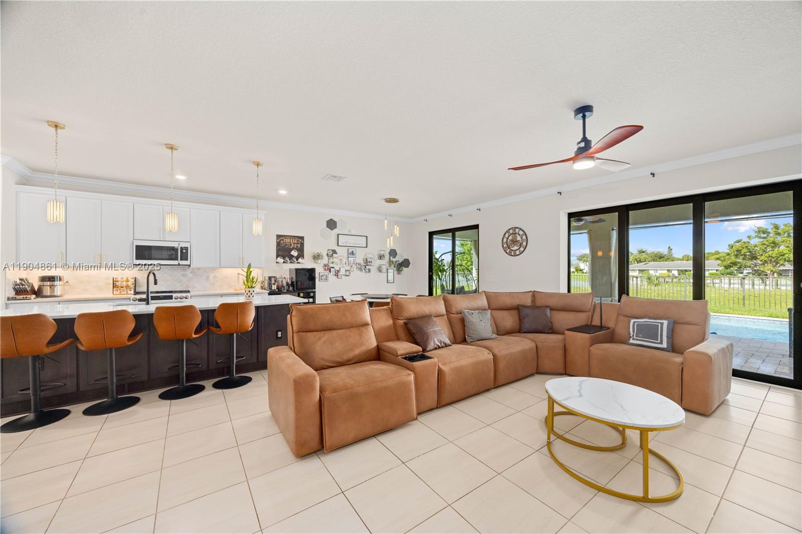 8152 NW 78th St, Tamarac FL 33321