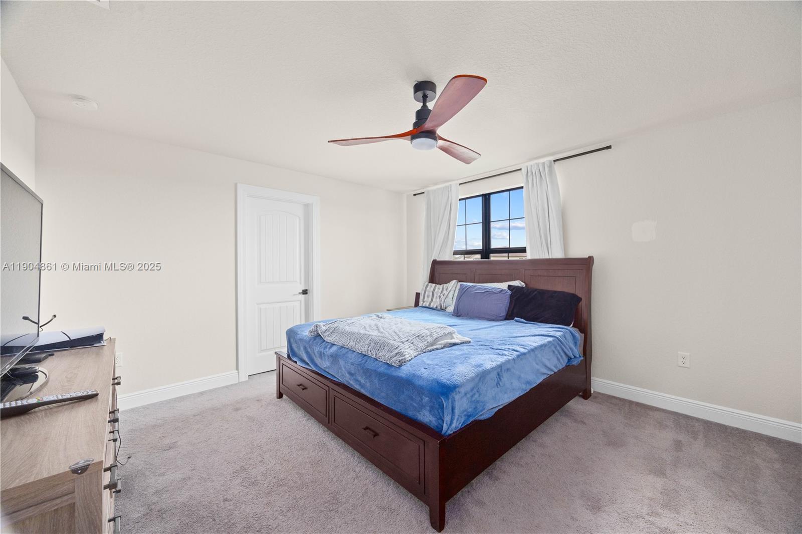 8152 NW 78th St, Tamarac FL 33321