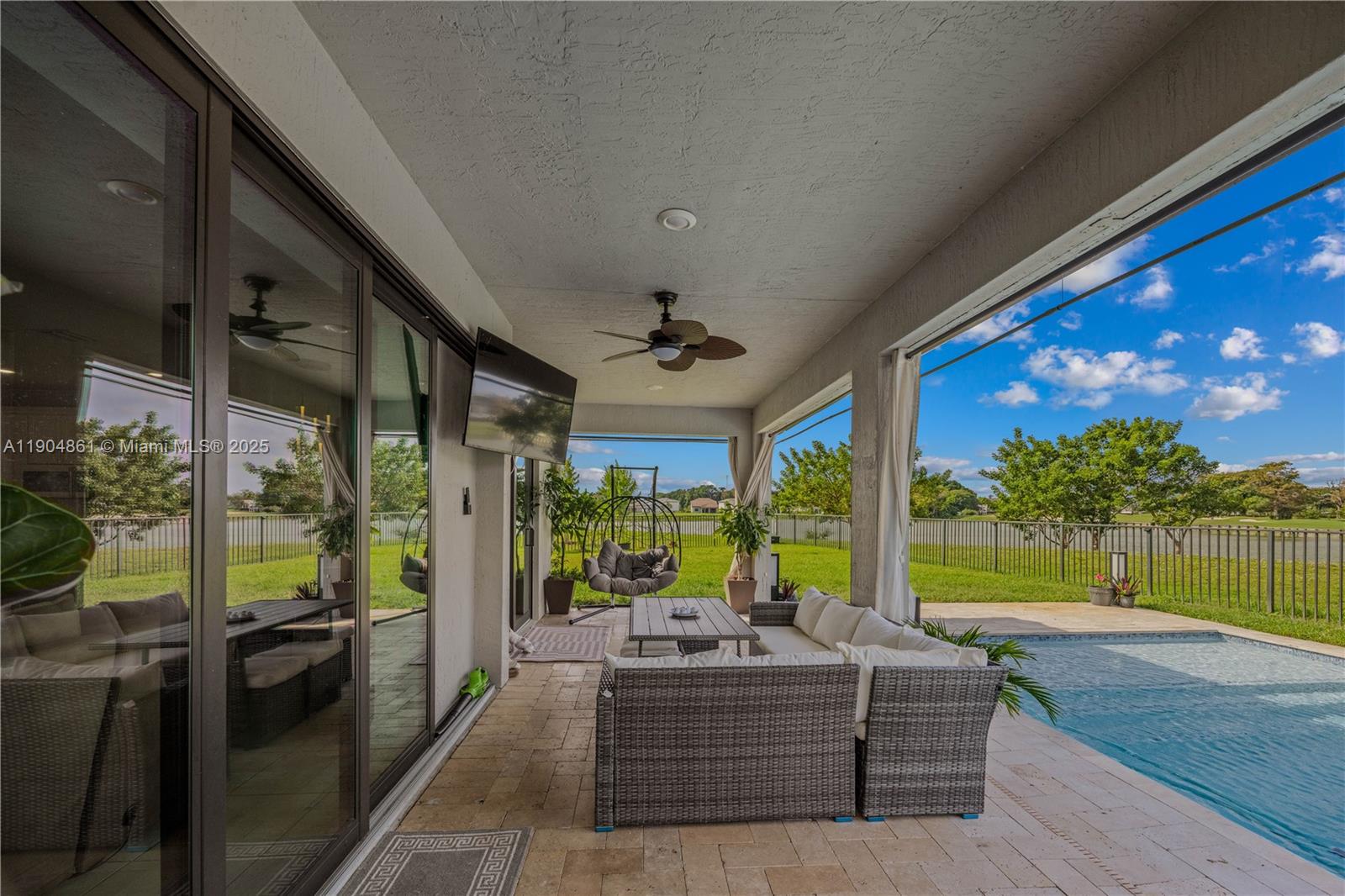8152 NW 78th St, Tamarac FL 33321