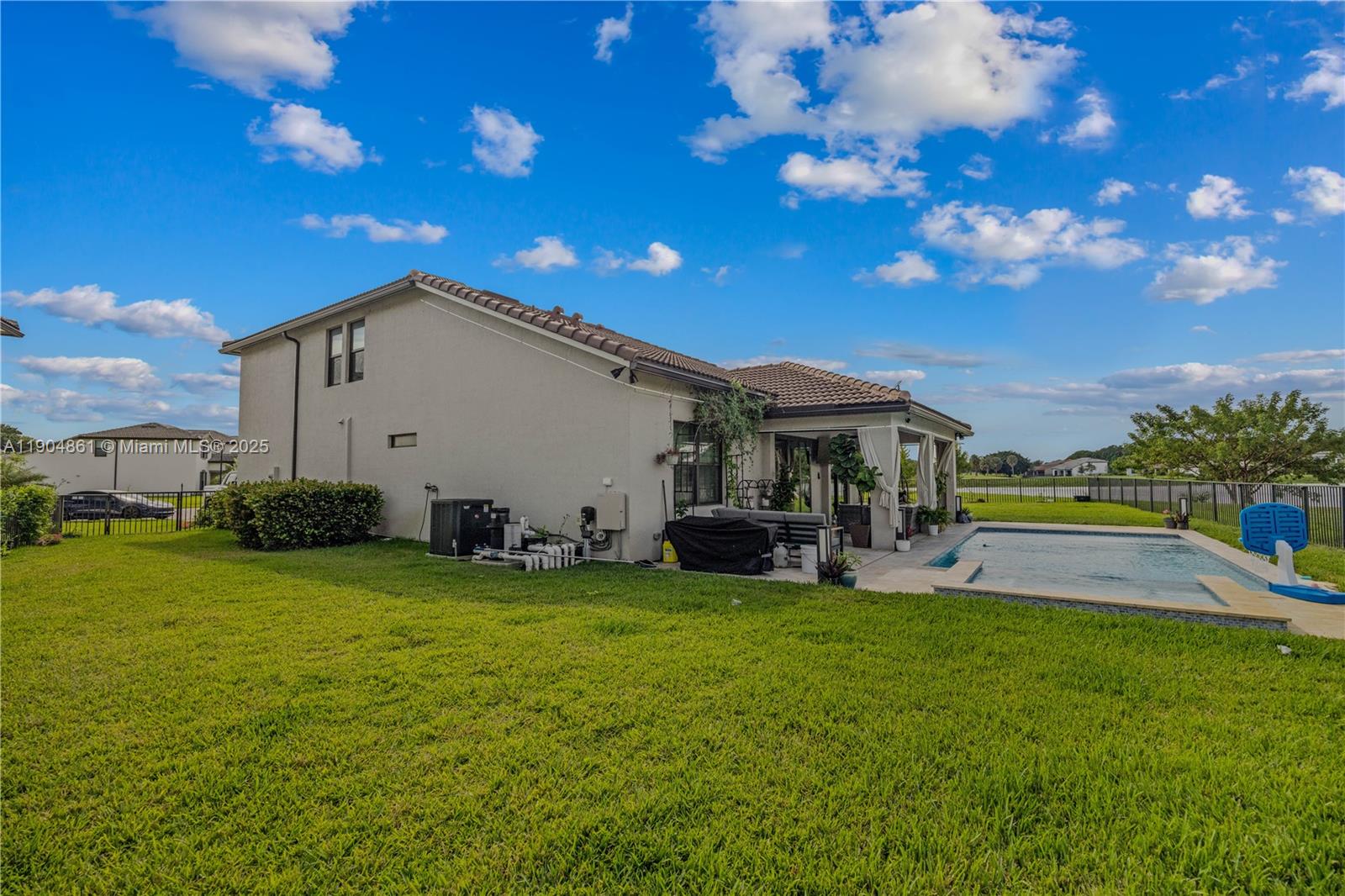 8152 NW 78th St, Tamarac FL 33321