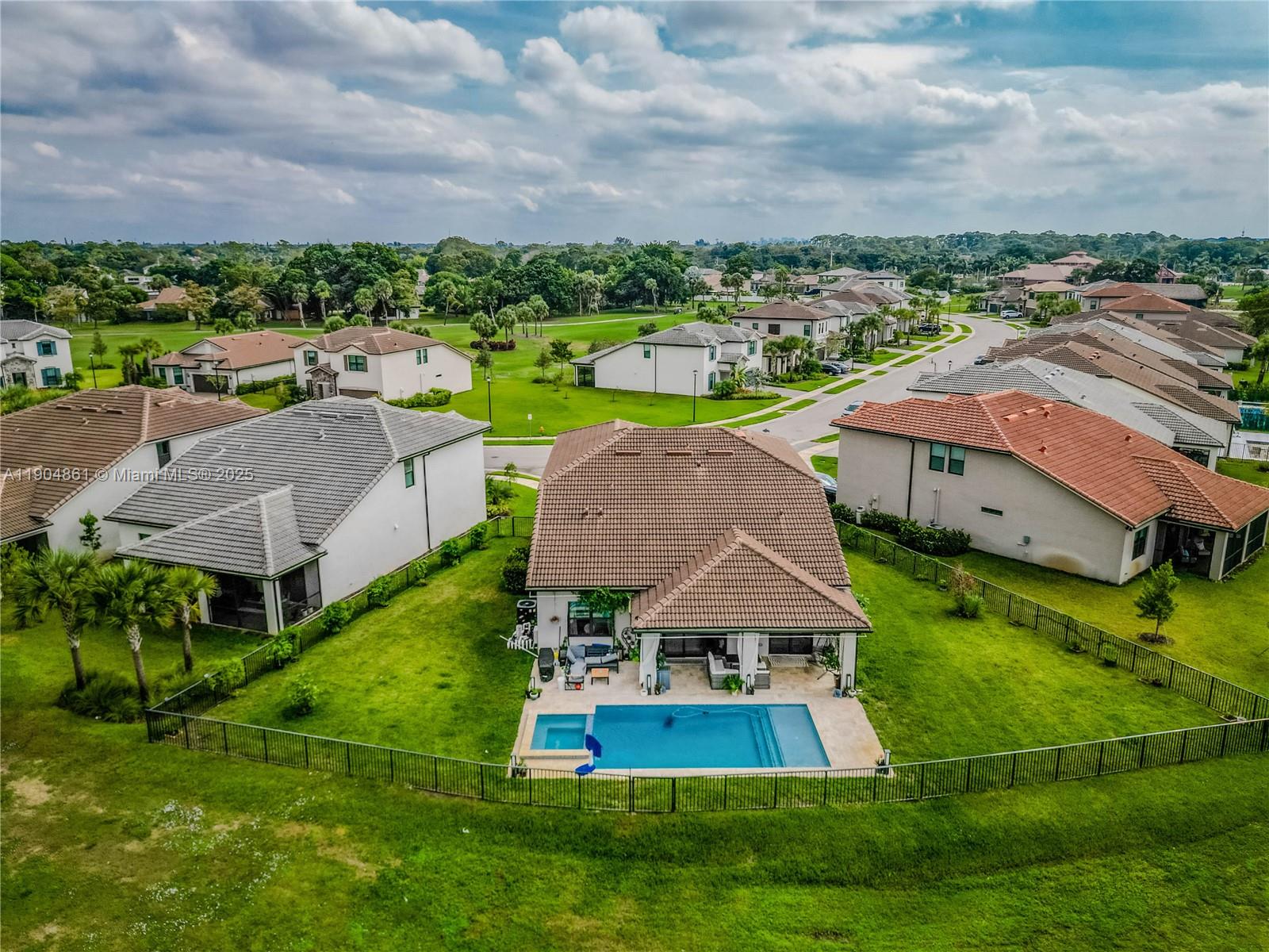 8152 NW 78th St, Tamarac FL 33321