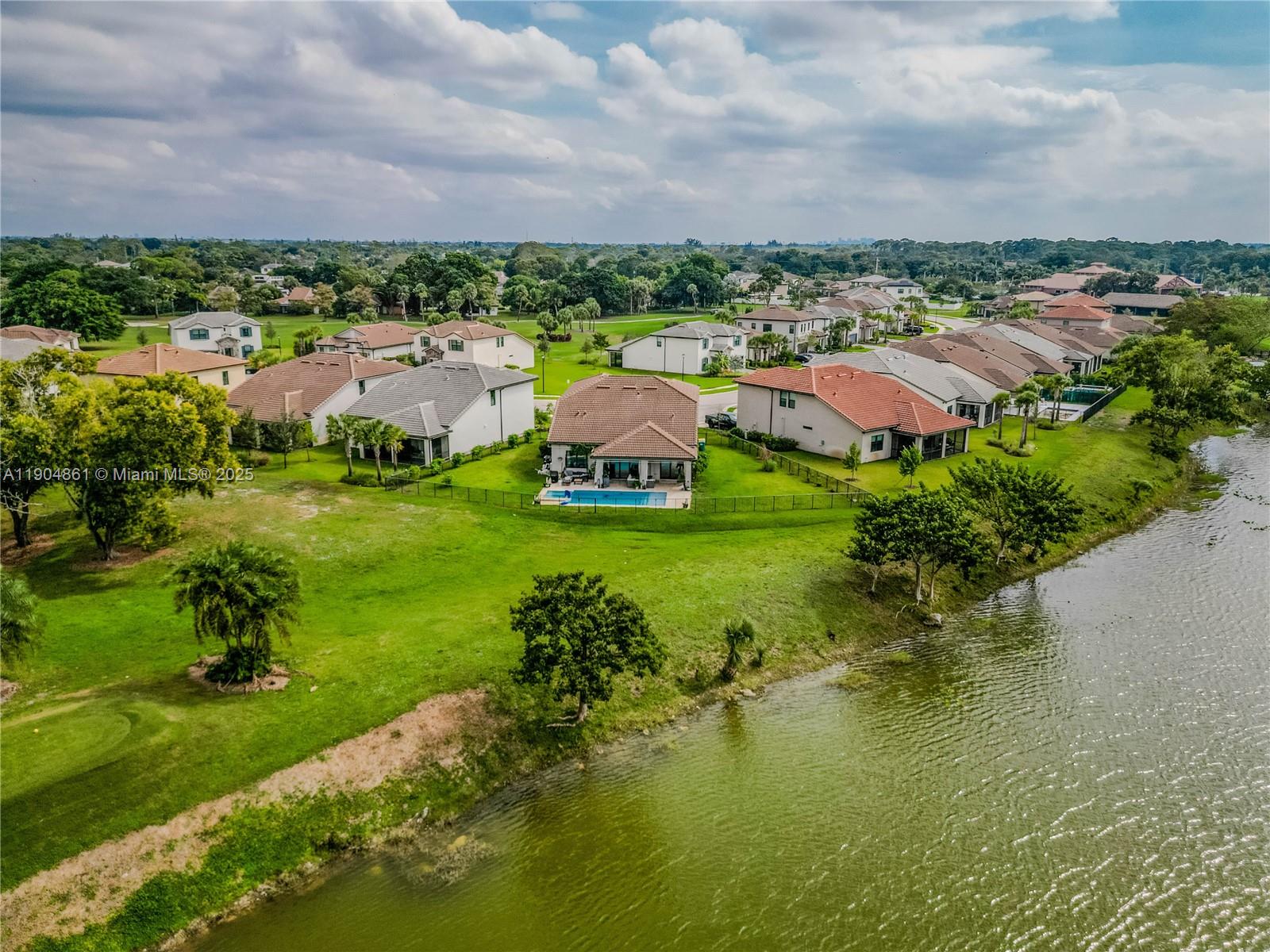 8152 NW 78th St, Tamarac FL 33321