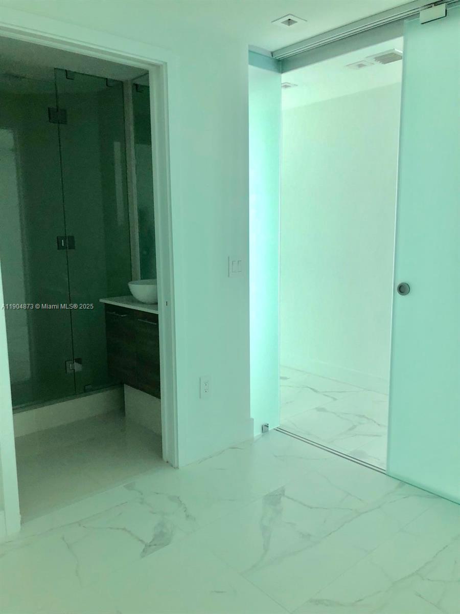 650 NE 32 ST #4107, Miami FL 33137