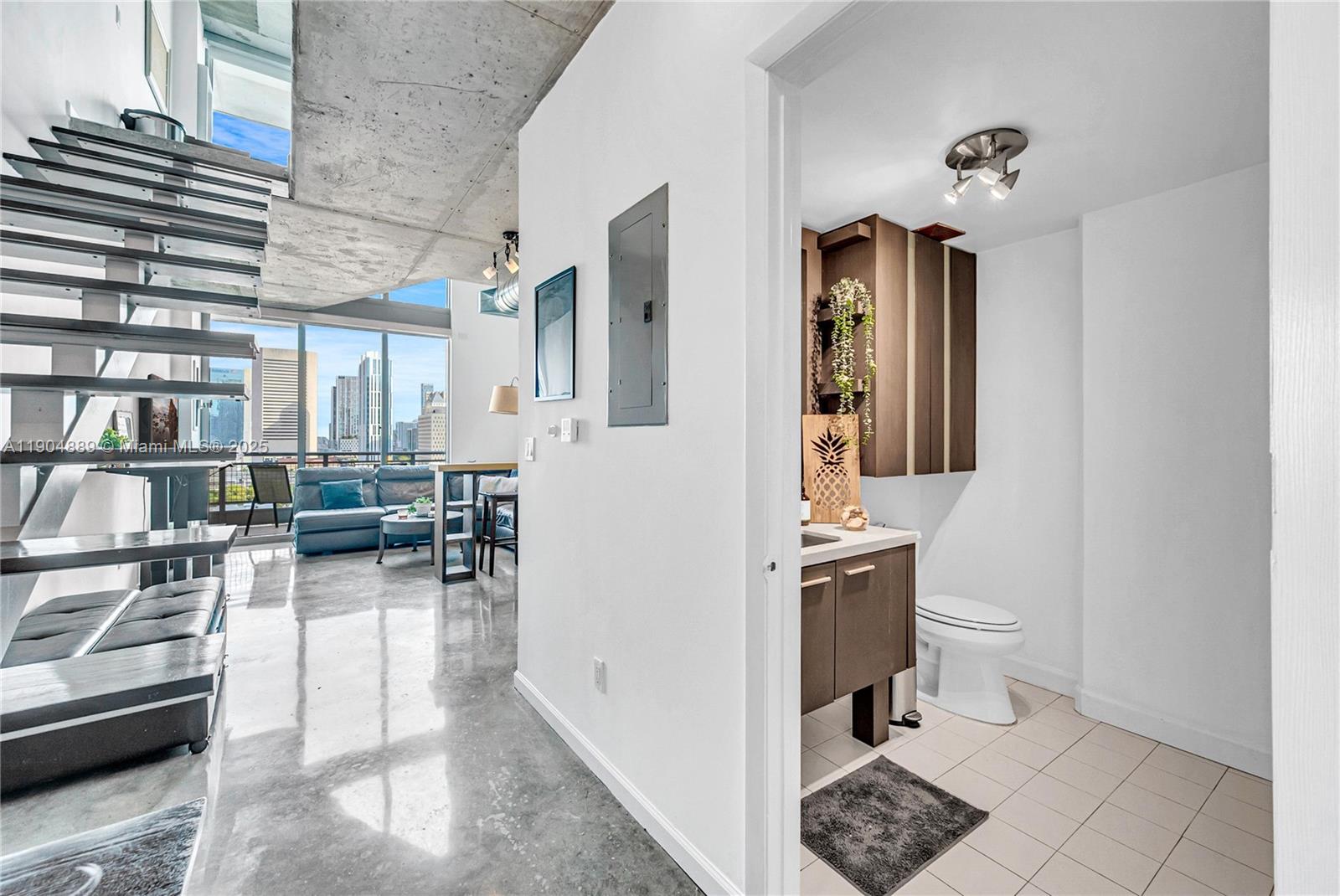 690 SW 1st Ct #1713, Miami FL 33130