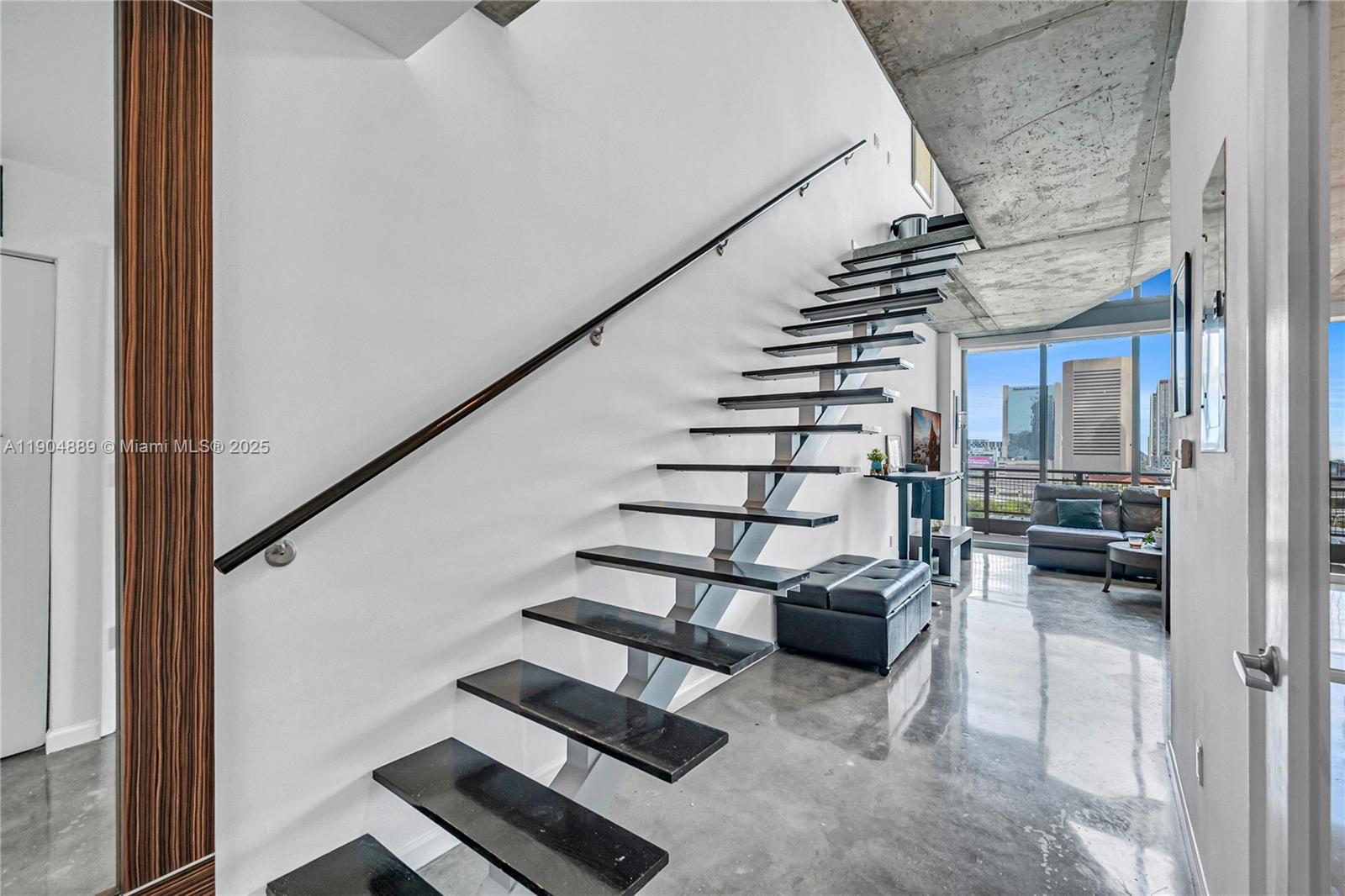 690 SW 1st Ct #1713, Miami FL 33130