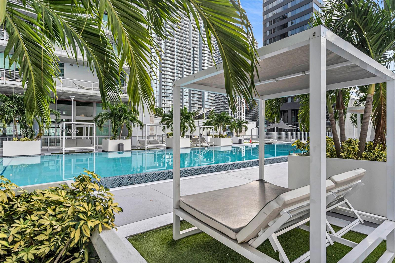 690 SW 1st Ct #1713, Miami FL 33130