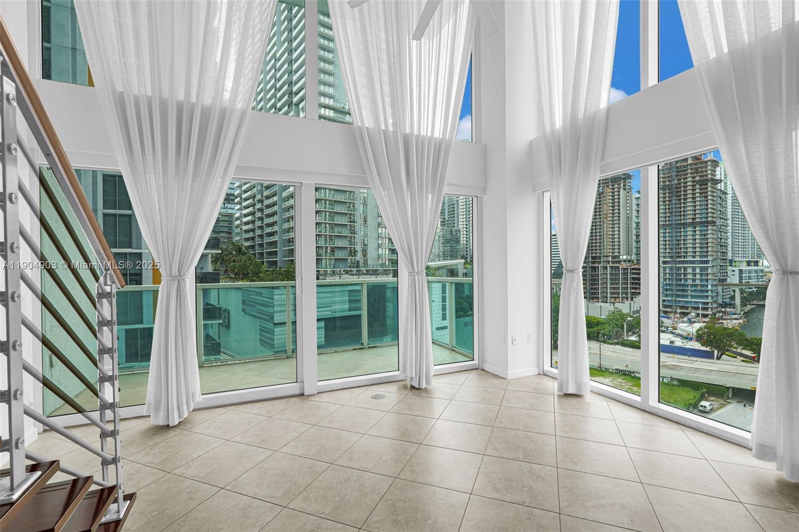41 SE 5th St #816, Miami FL 33131