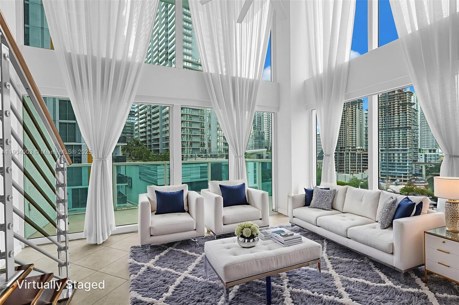 41 SE 5th St #816, Miami FL 33131