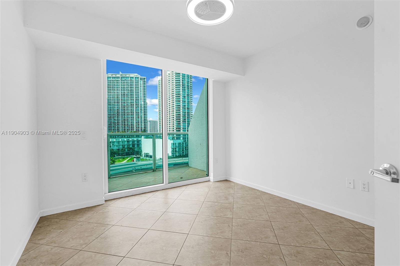 41 SE 5th St #816, Miami FL 33131