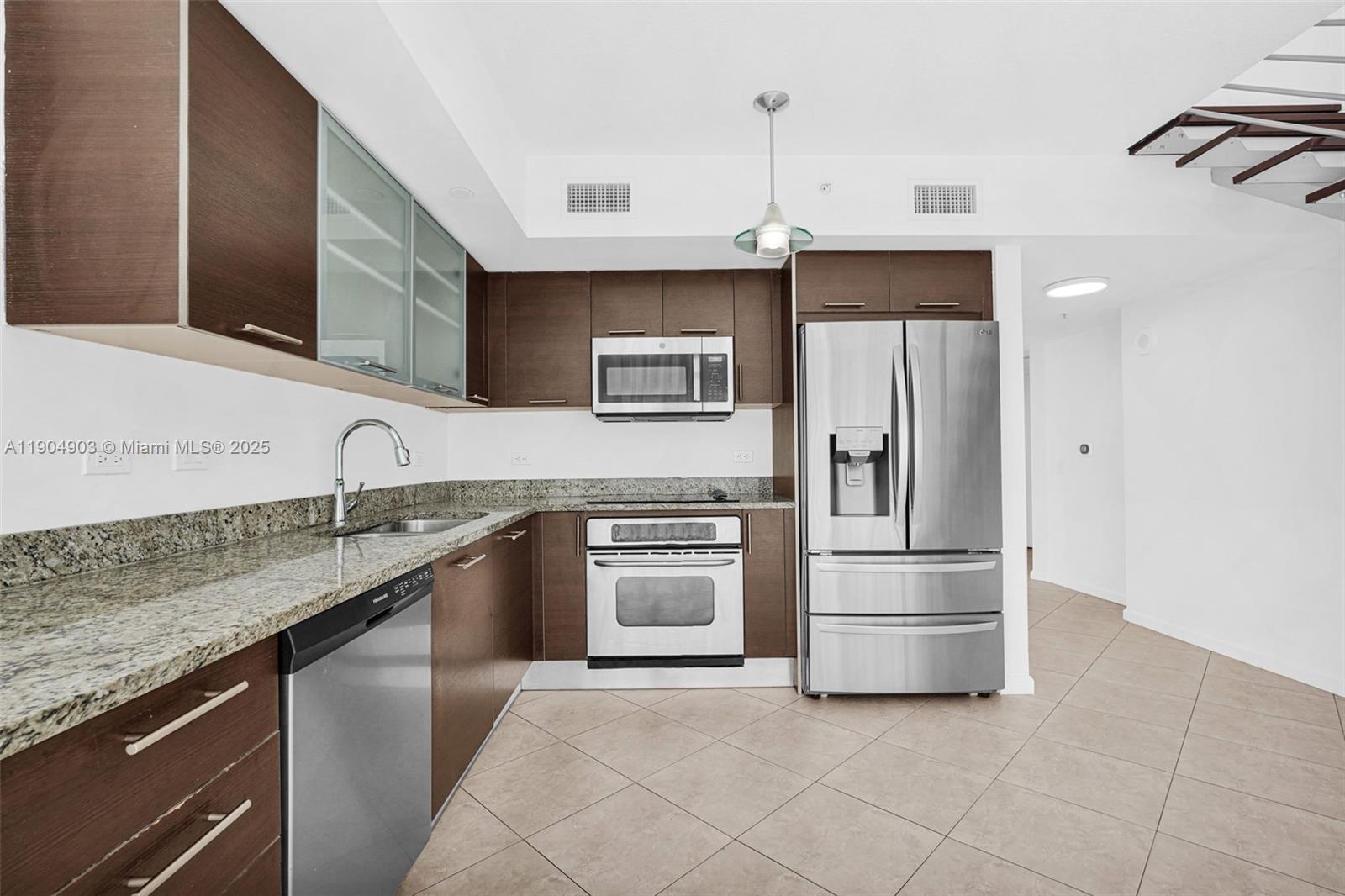 41 SE 5th St #816, Miami FL 33131