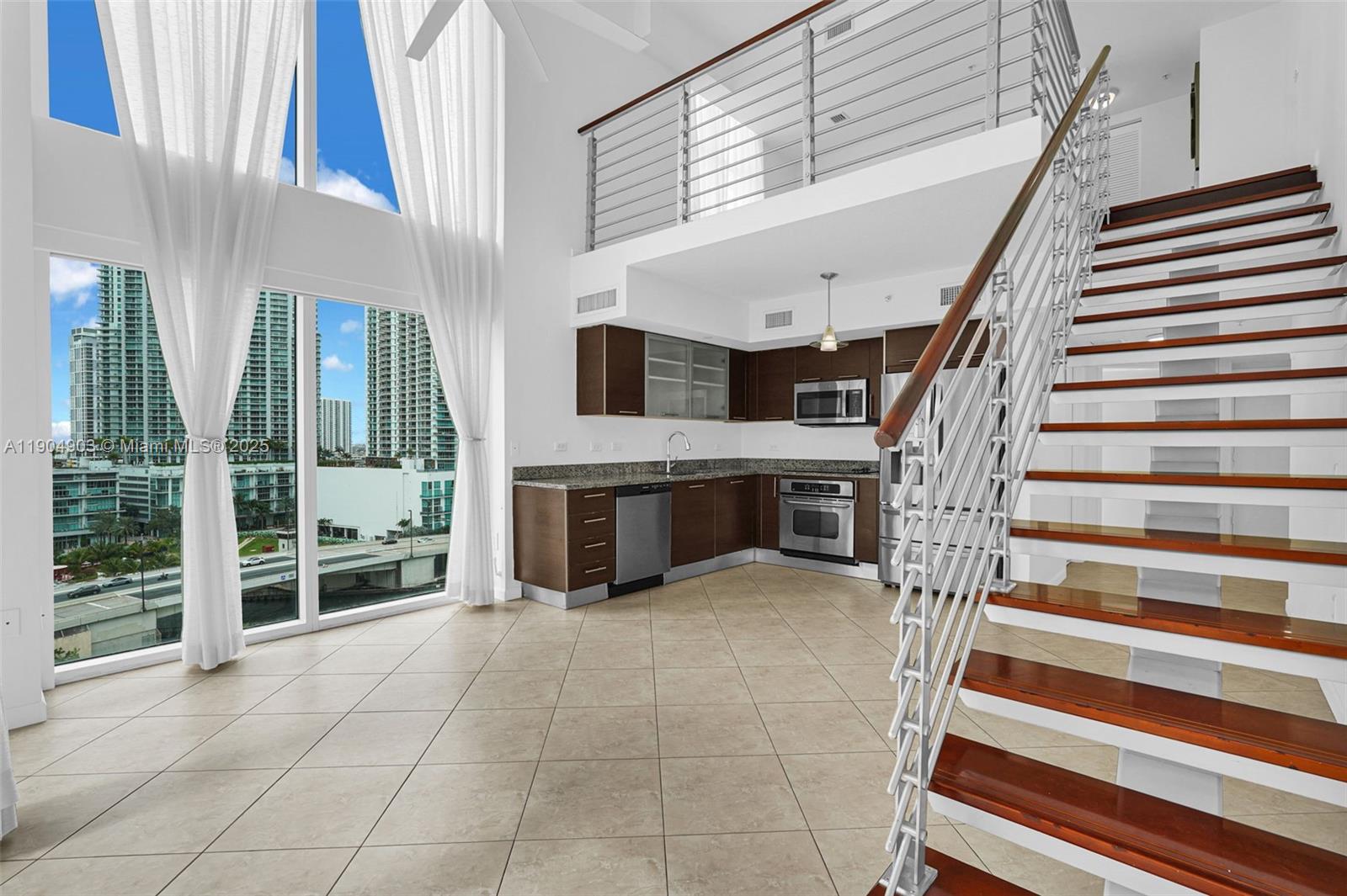 41 SE 5th St #816, Miami FL 33131