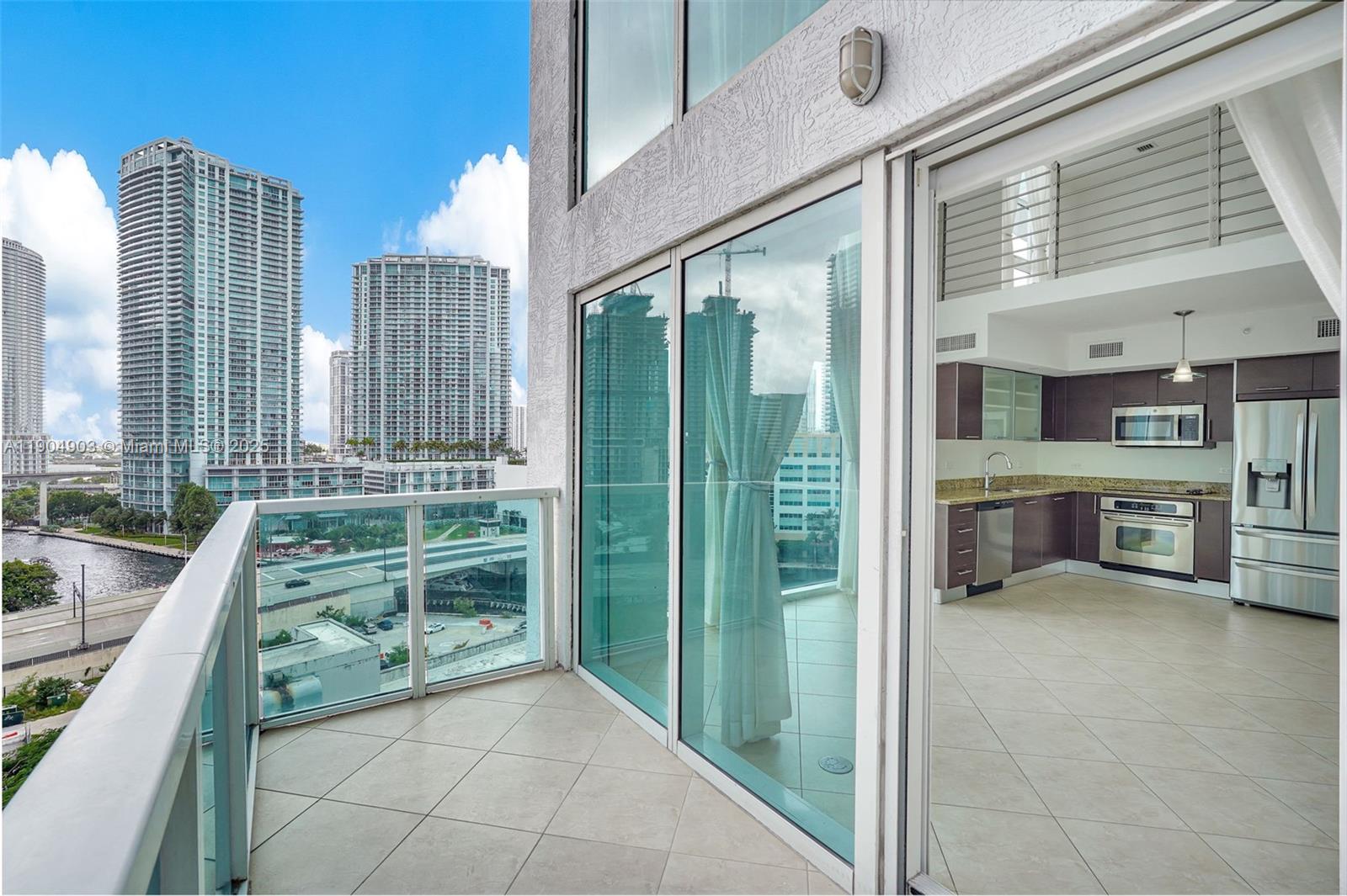 41 SE 5th St #816, Miami FL 33131