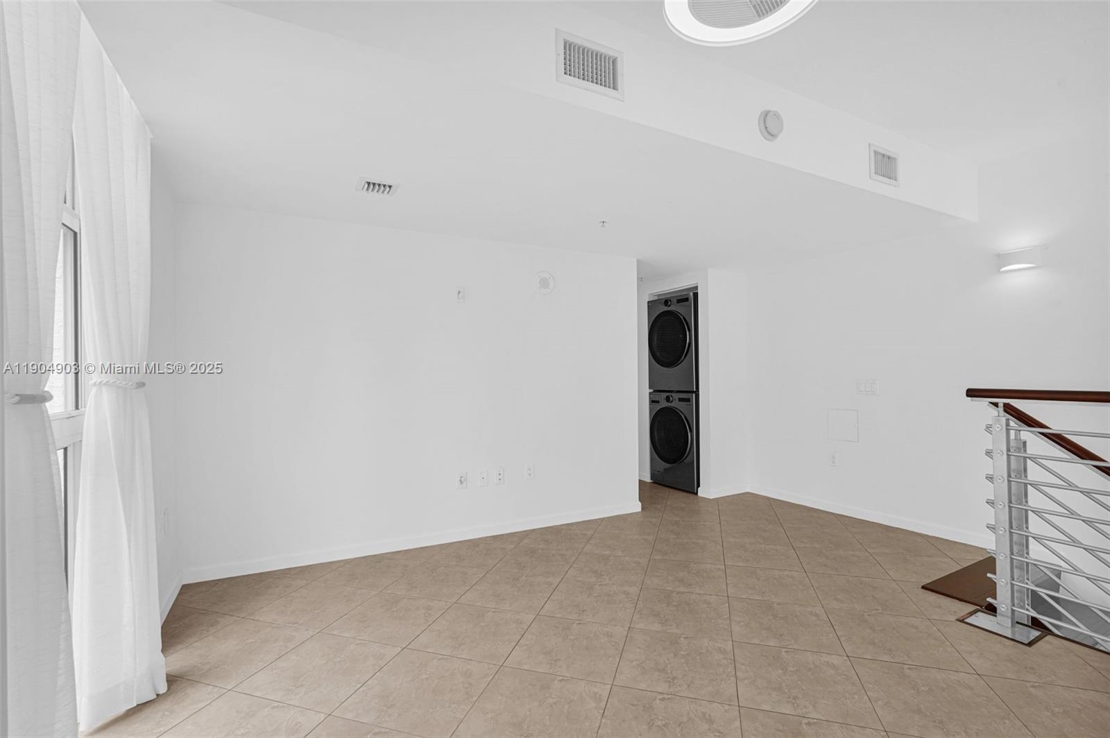41 SE 5th St #816, Miami FL 33131