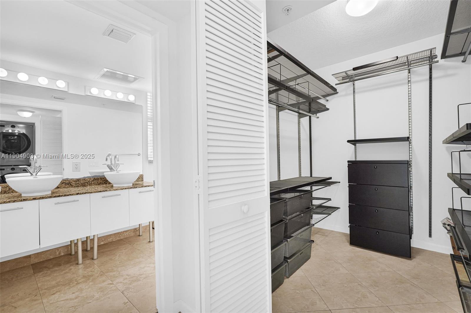 41 SE 5th St #816, Miami FL 33131