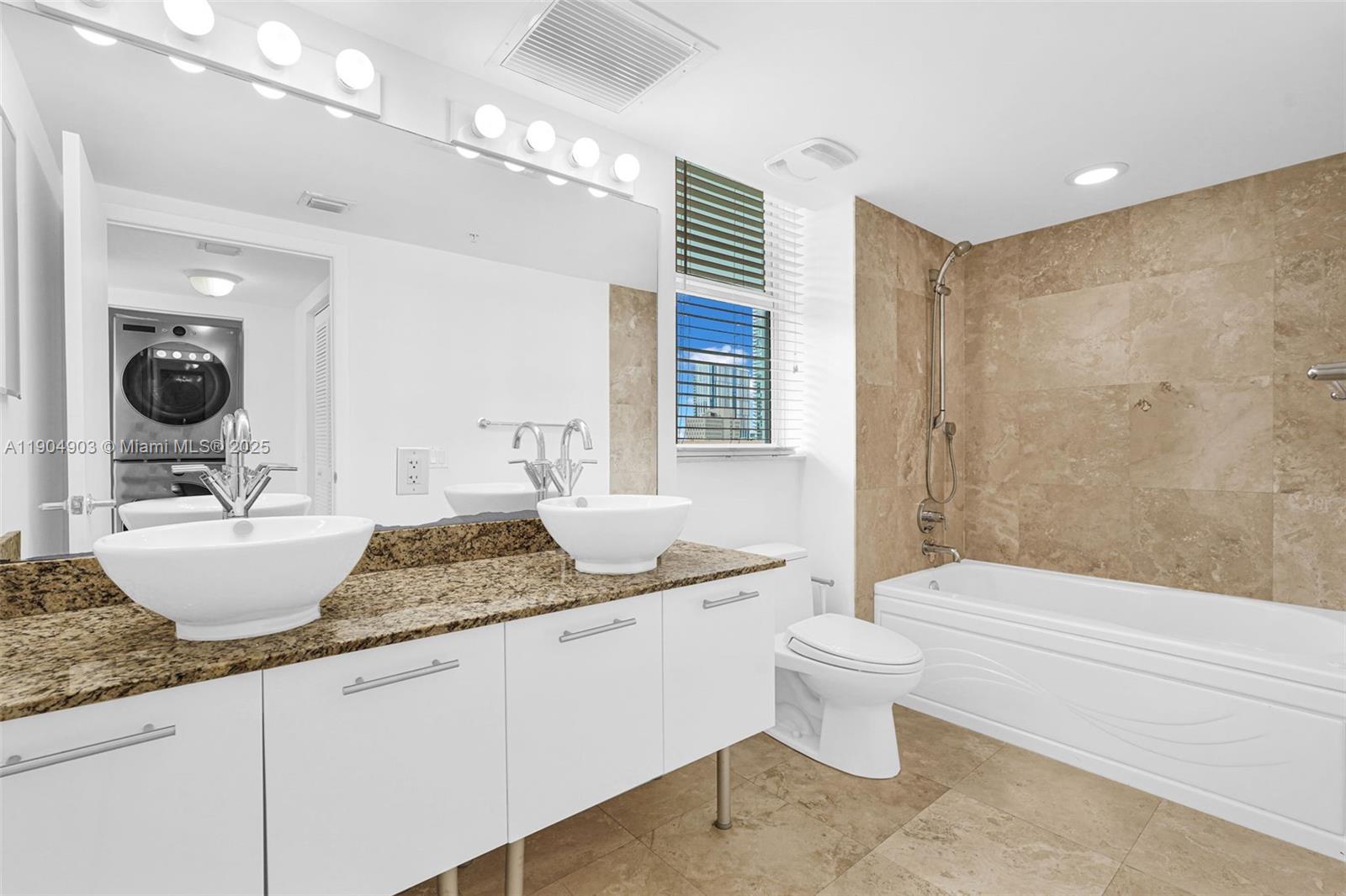 41 SE 5th St #816, Miami FL 33131