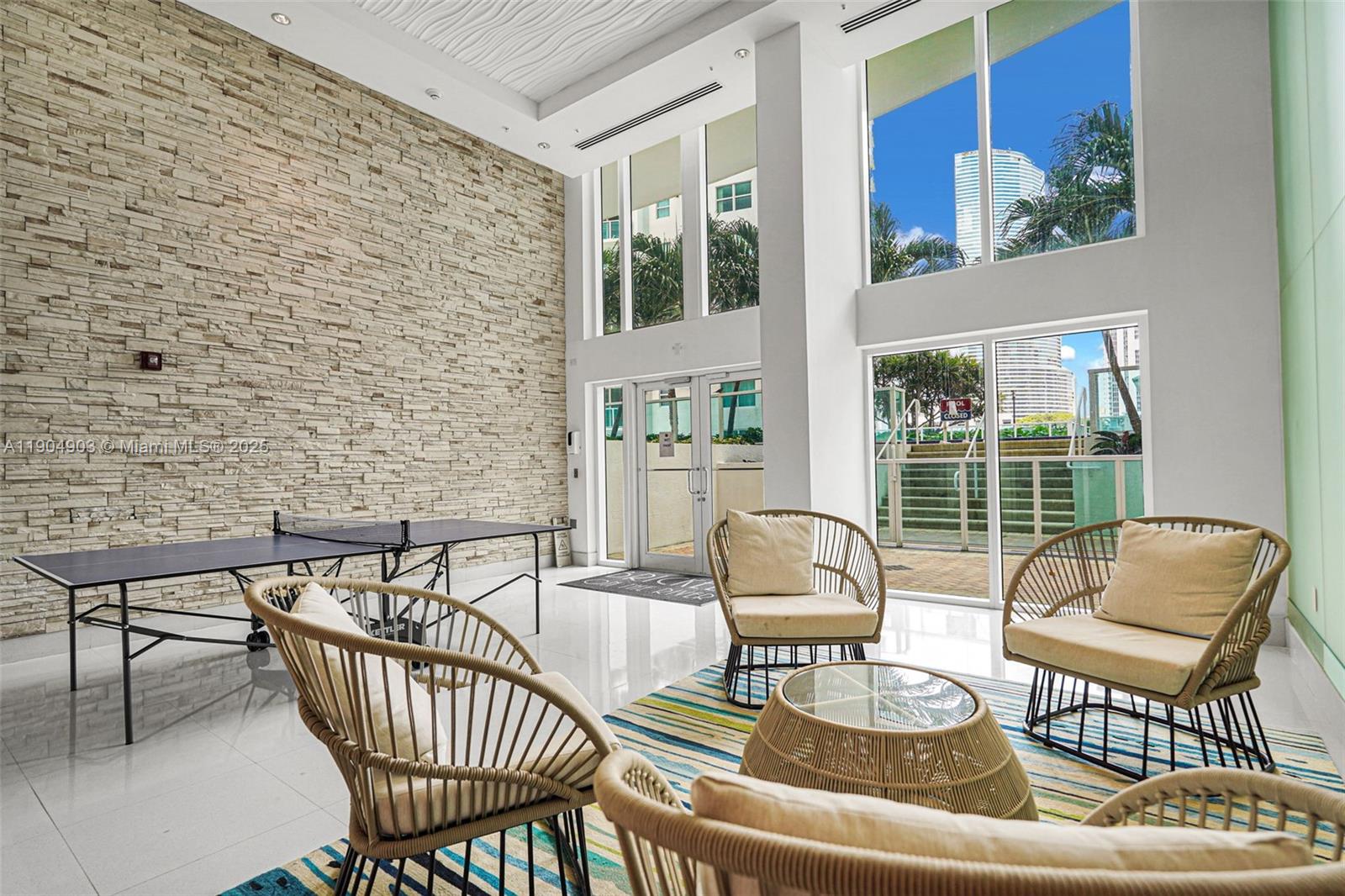41 SE 5th St #816, Miami FL 33131