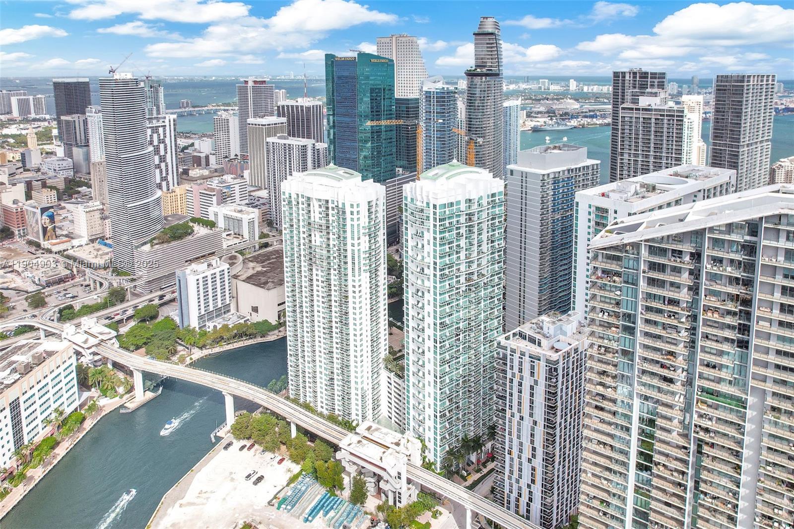 41 SE 5th St #816, Miami FL 33131