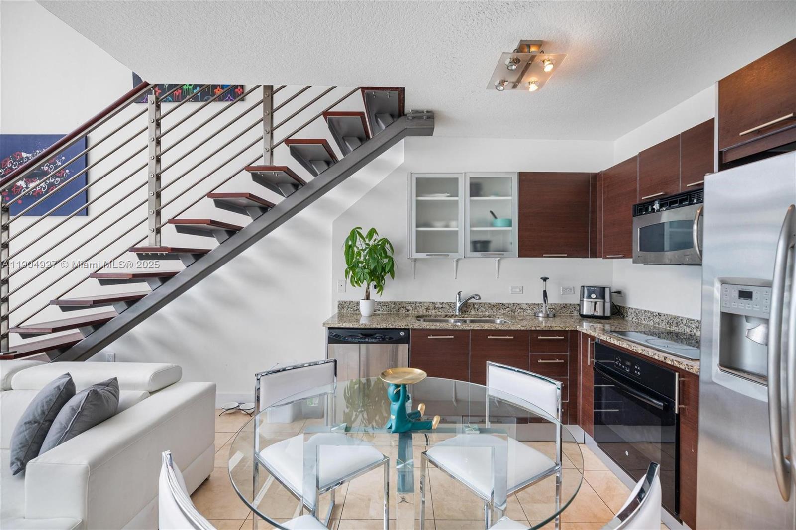 41 SE 5th St #2414, Miami FL 33131