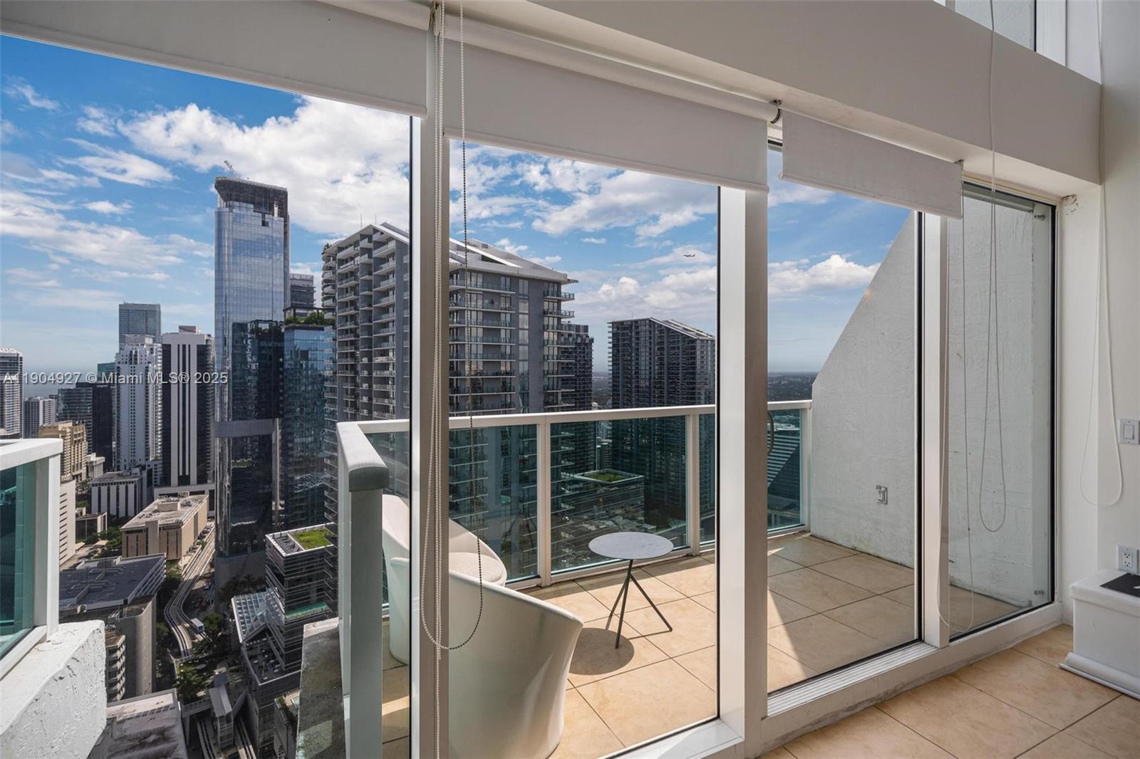 41 SE 5th St #2414, Miami FL 33131