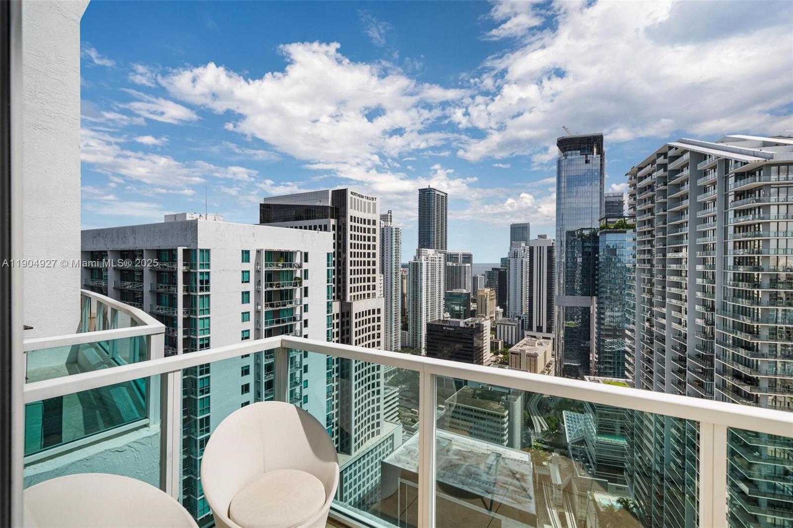 41 SE 5th St #2414, Miami FL 33131