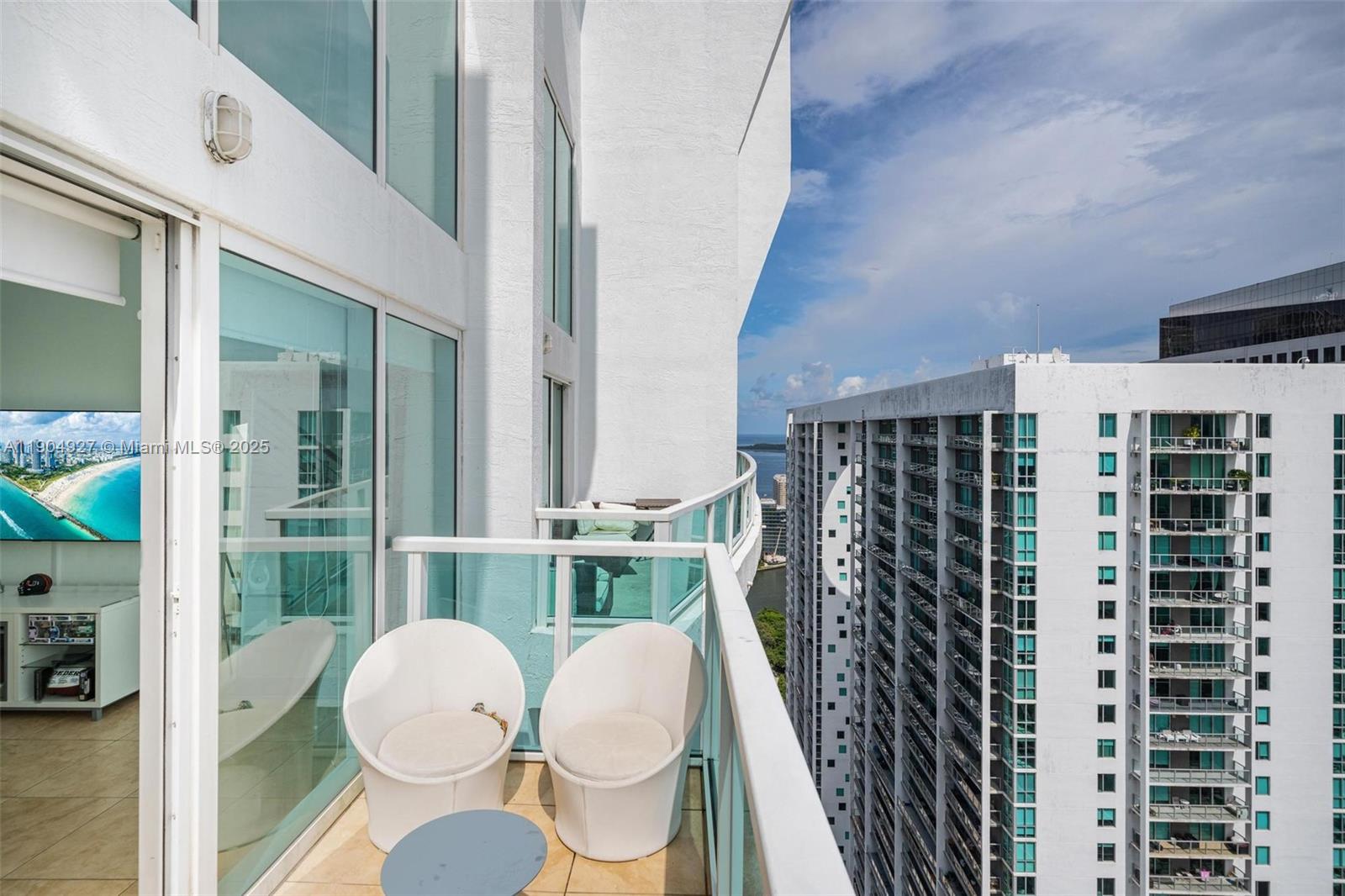 41 SE 5th St #2414, Miami FL 33131