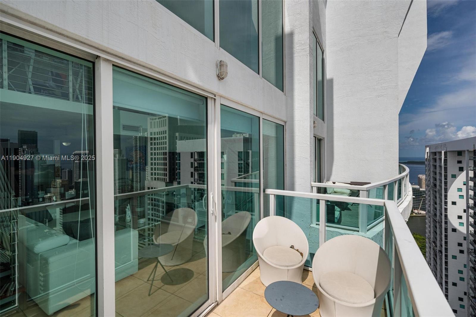 41 SE 5th St #2414, Miami FL 33131