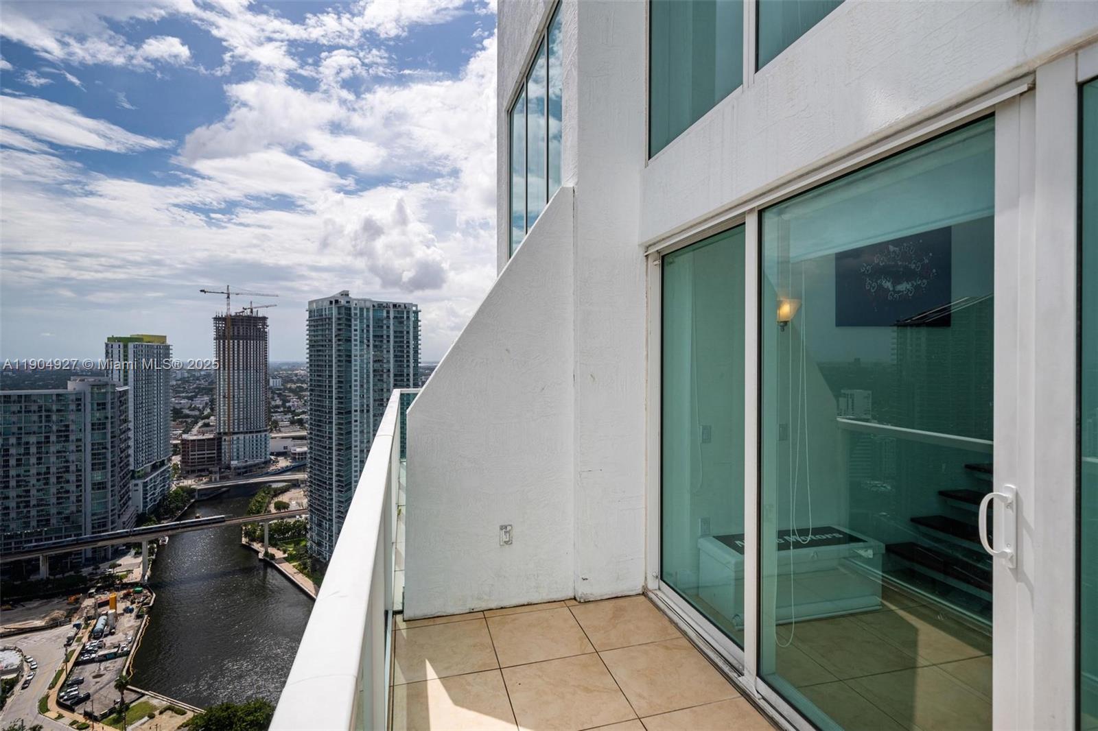 41 SE 5th St #2414, Miami FL 33131