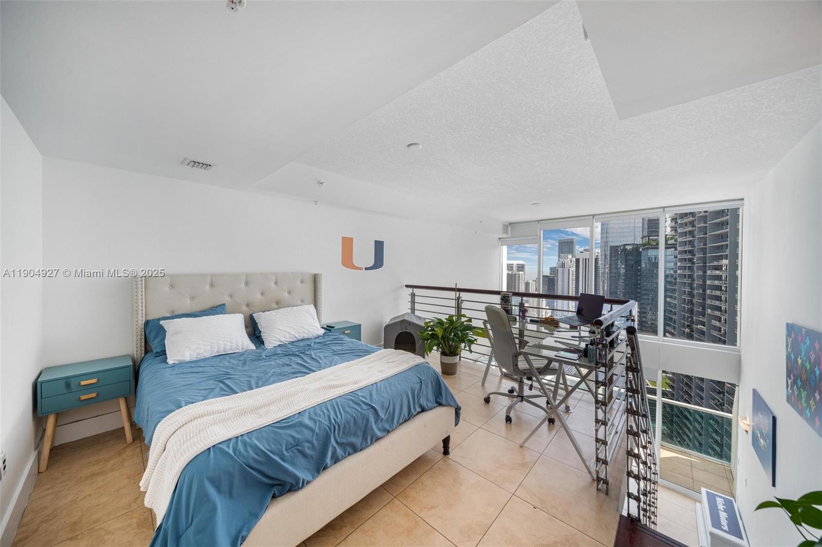 41 SE 5th St #2414, Miami FL 33131