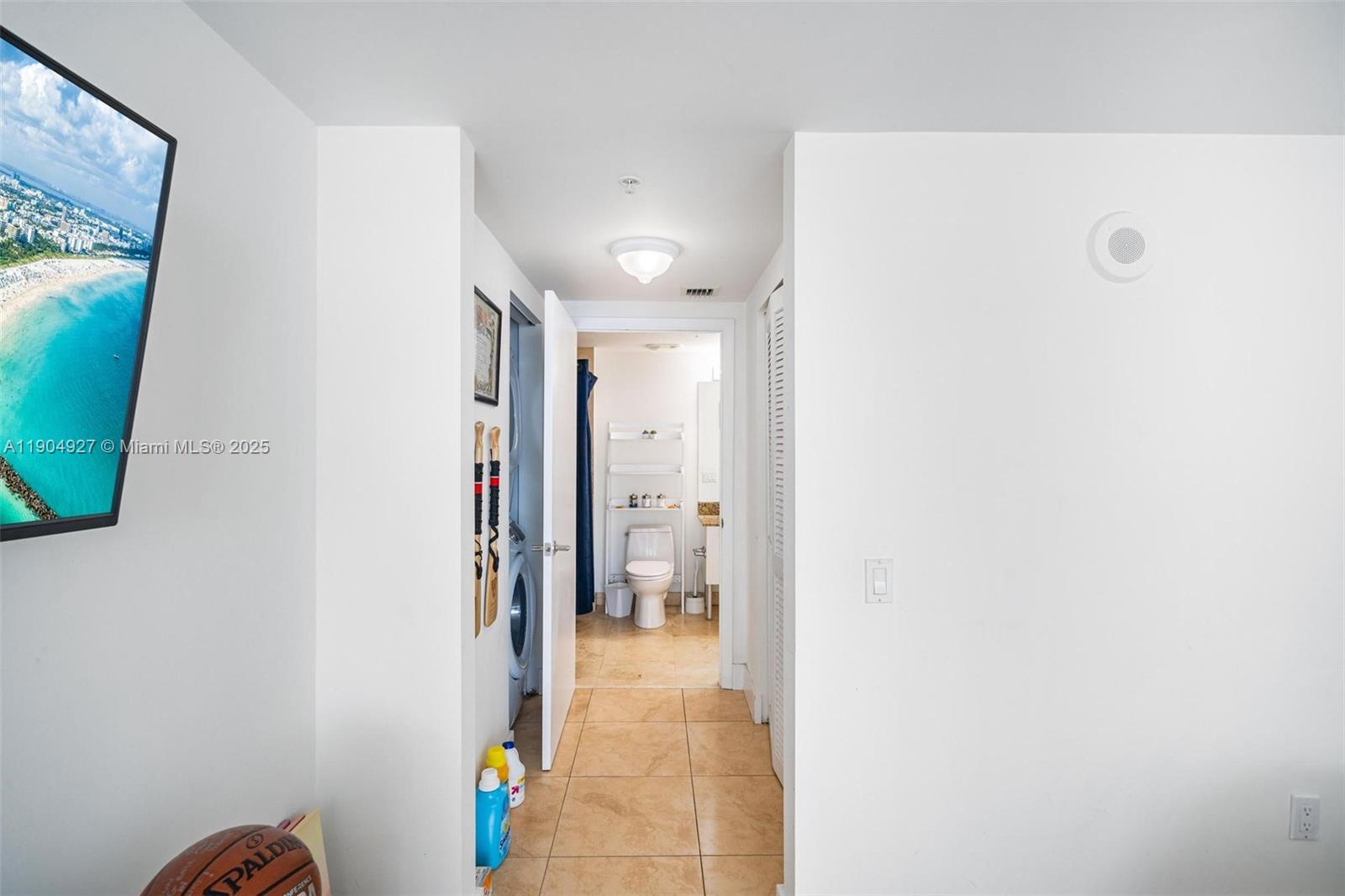41 SE 5th St #2414, Miami FL 33131