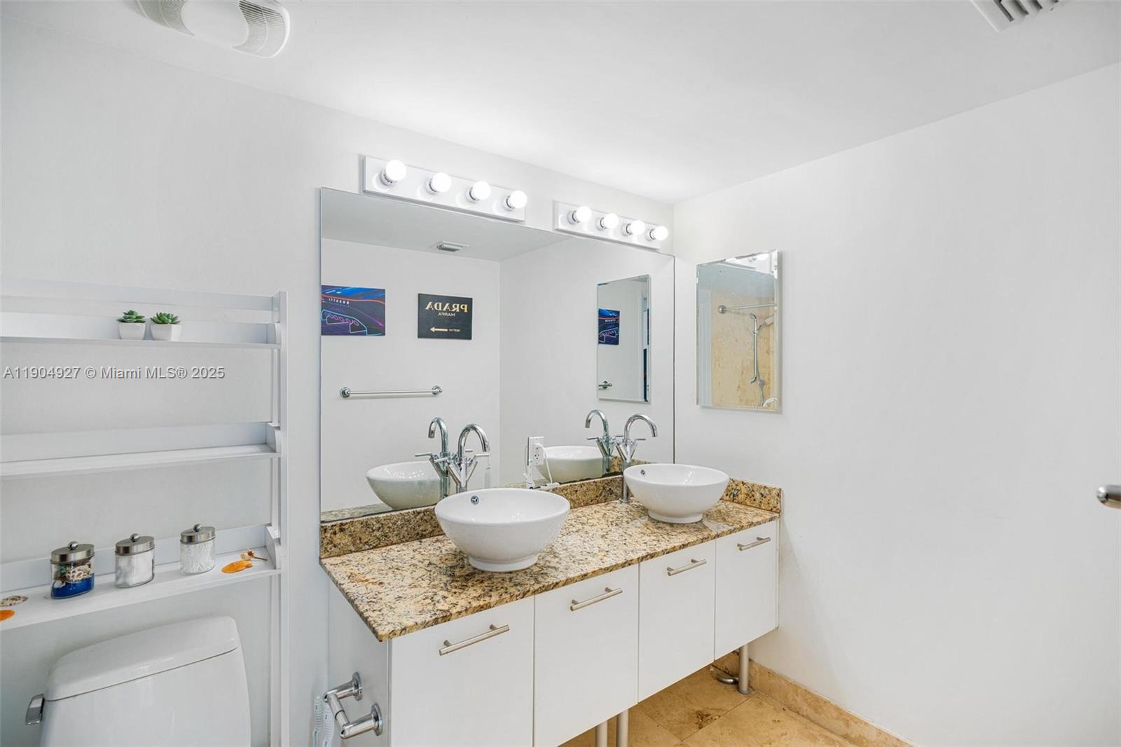 41 SE 5th St #2414, Miami FL 33131