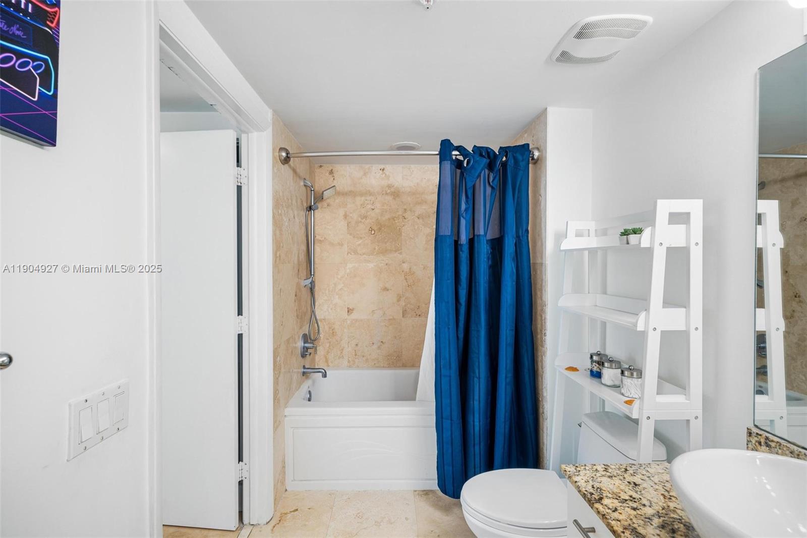41 SE 5th St #2414, Miami FL 33131
