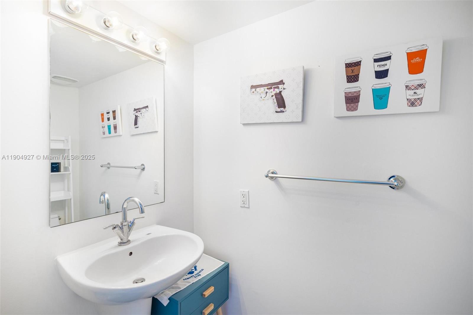 41 SE 5th St #2414, Miami FL 33131