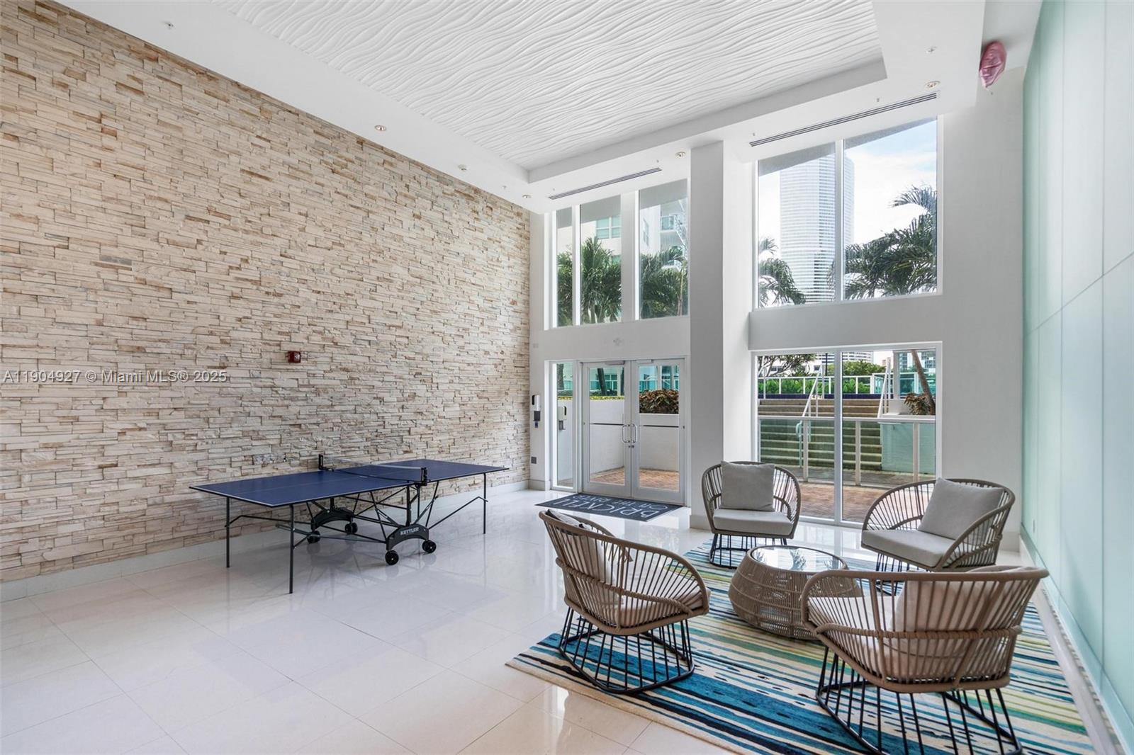 41 SE 5th St #2414, Miami FL 33131