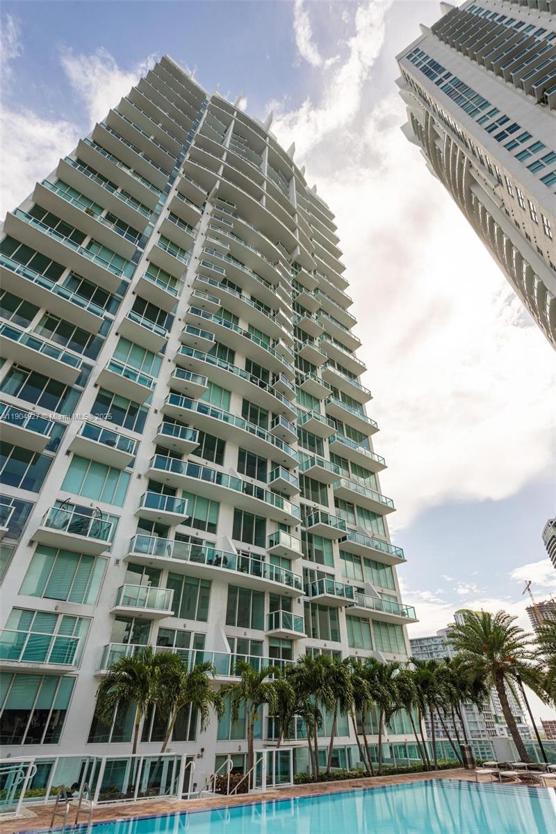 41 SE 5th St #2414, Miami FL 33131