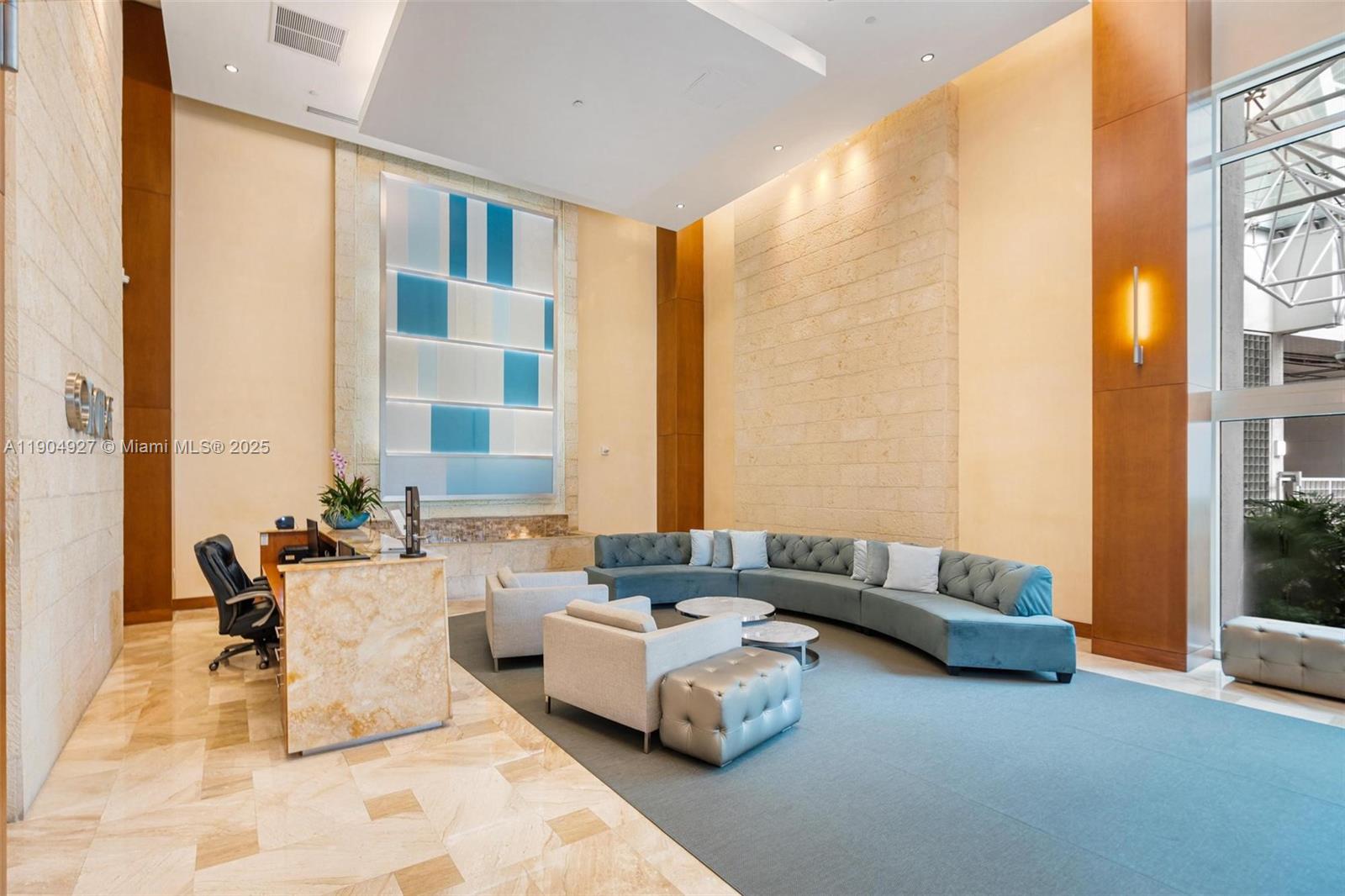 41 SE 5th St #2414, Miami FL 33131