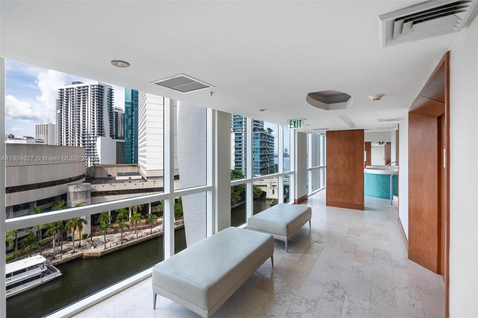 41 SE 5th St #2414, Miami FL 33131