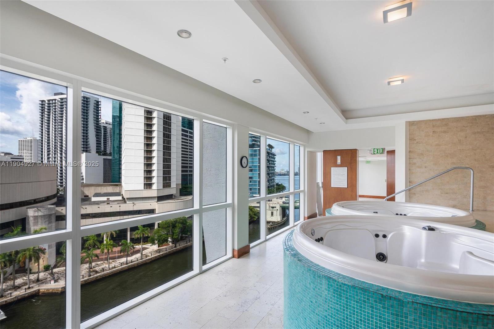41 SE 5th St #2414, Miami FL 33131