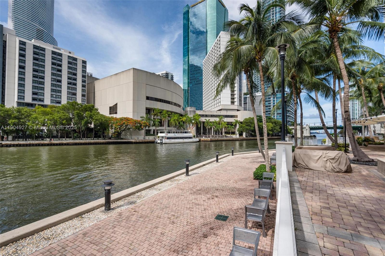 41 SE 5th St #2414, Miami FL 33131