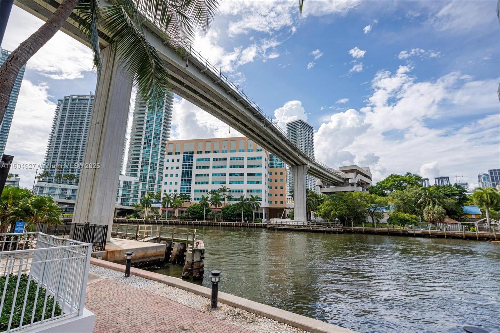 41 SE 5th St #2414, Miami FL 33131