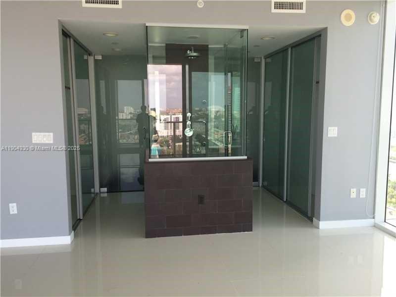 1040 Biscayne Blvd #1707, Miami FL 33132